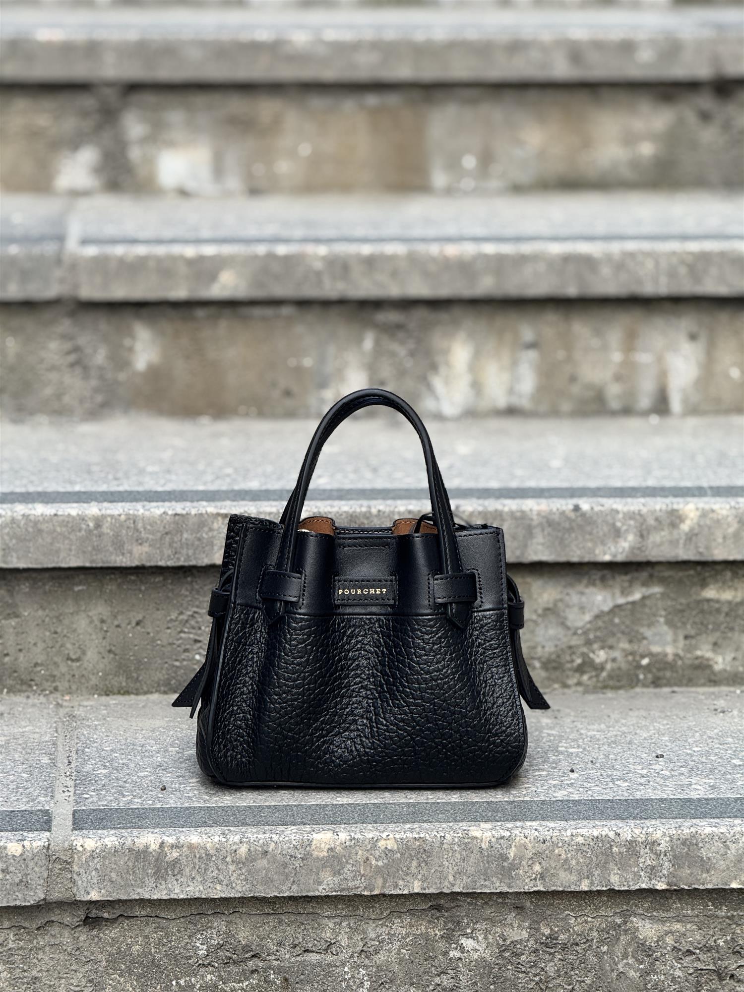 Blossom Small, Black