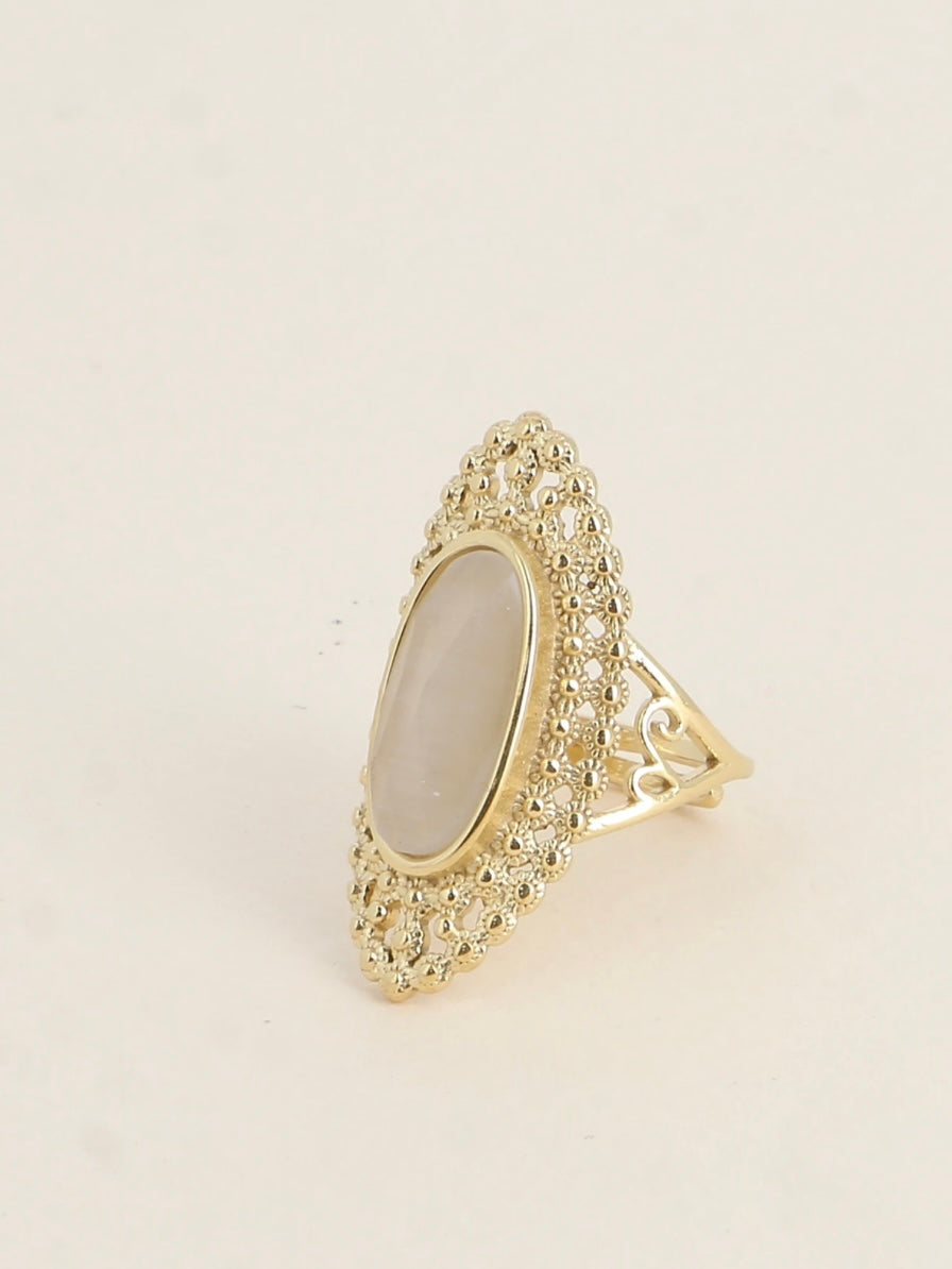 Ring, Cat eye stone, White