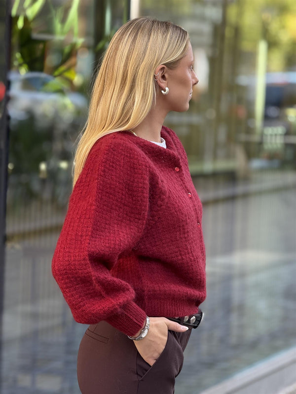 Sara Cardigan, Cherry