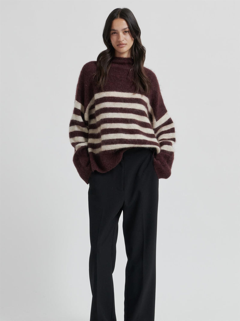 Ovalana Knit T-Neck
