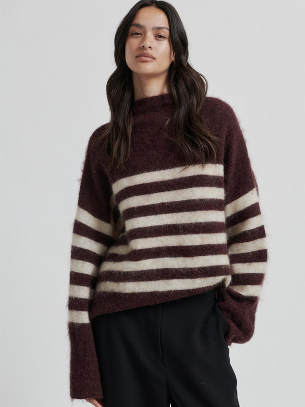 Ovalana Knit T-Neck
