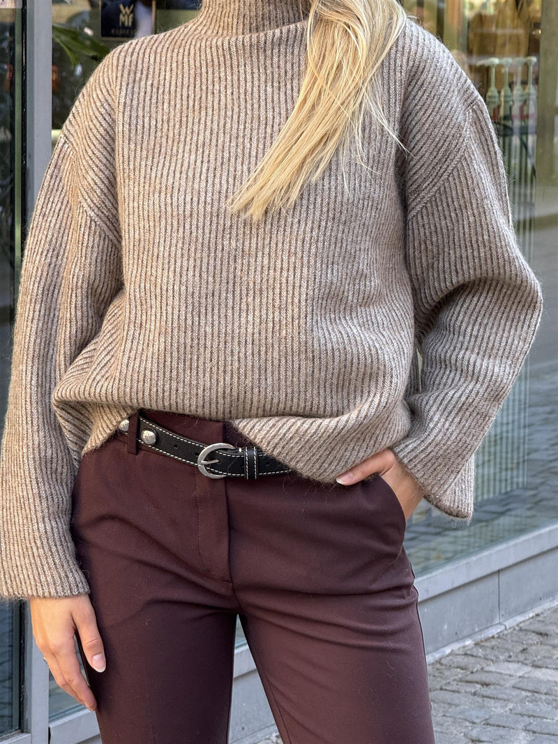 Clara FV 053, Burgunder