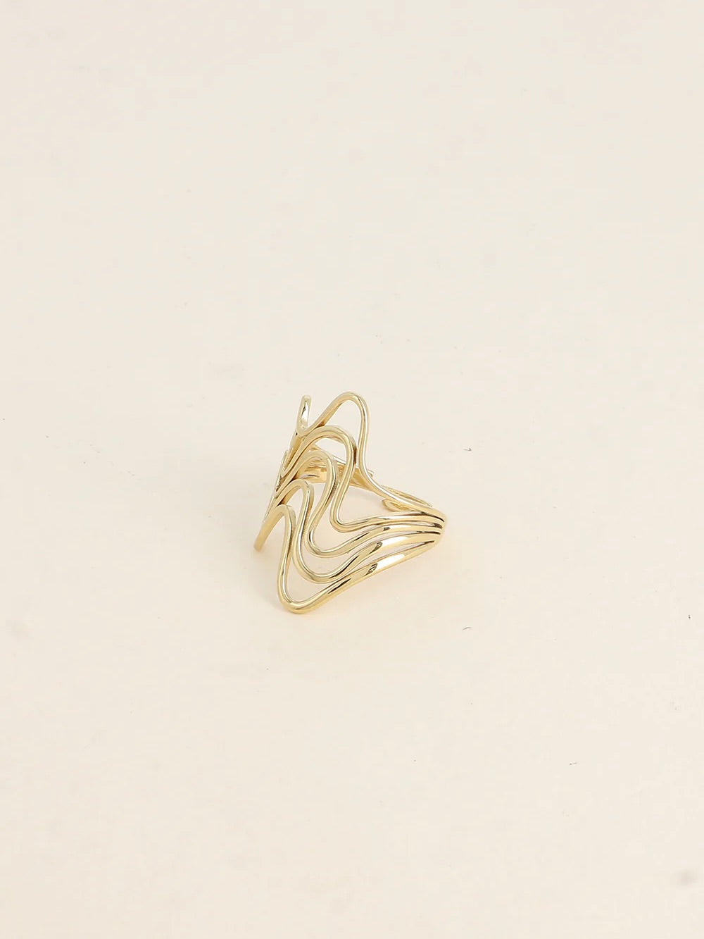 Ring, wavy