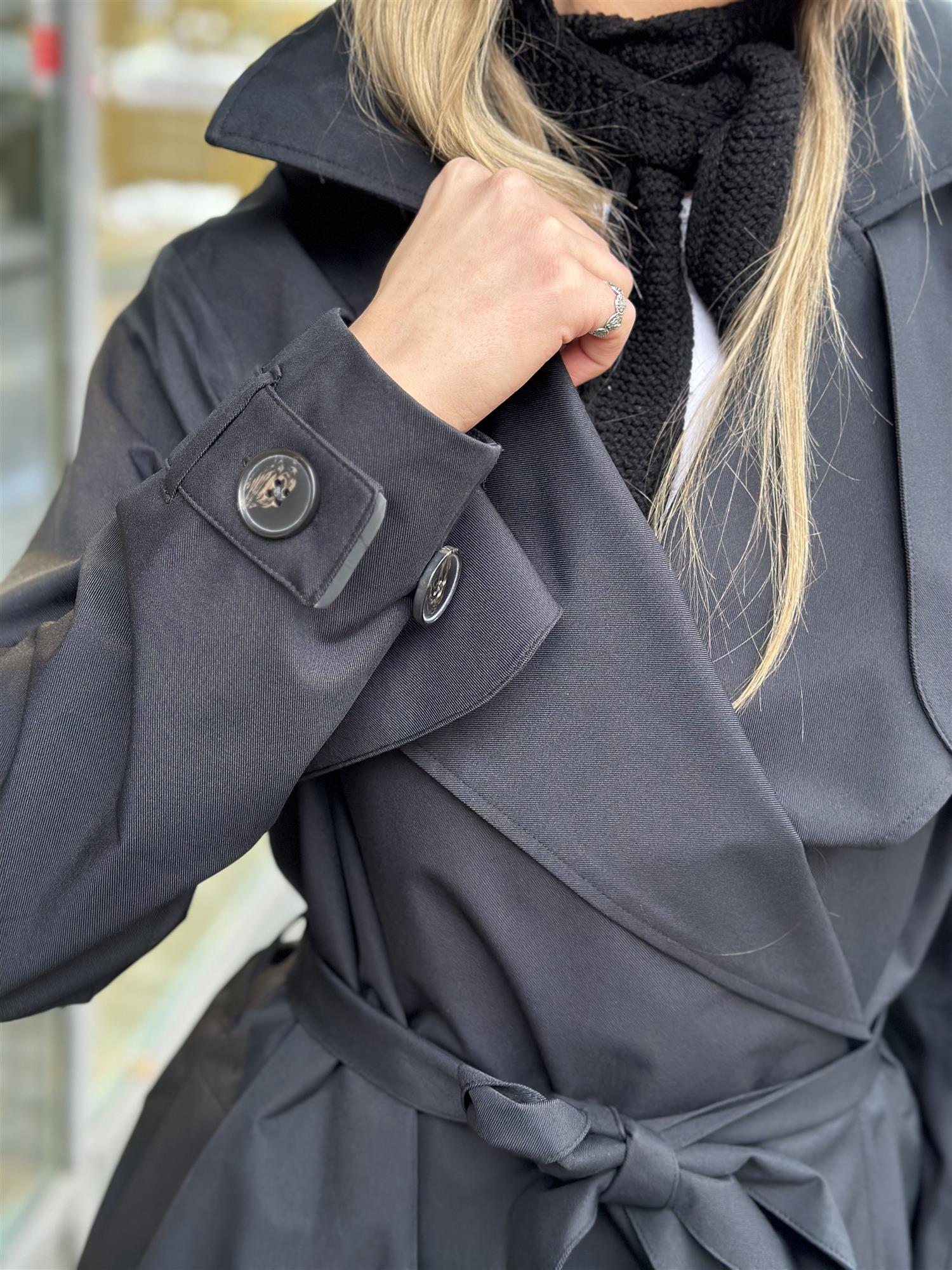 Yr'en Coat, Black
