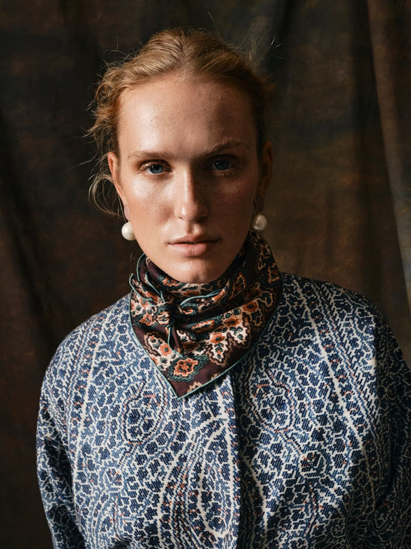 Small Classical Dara Scarf, Brown