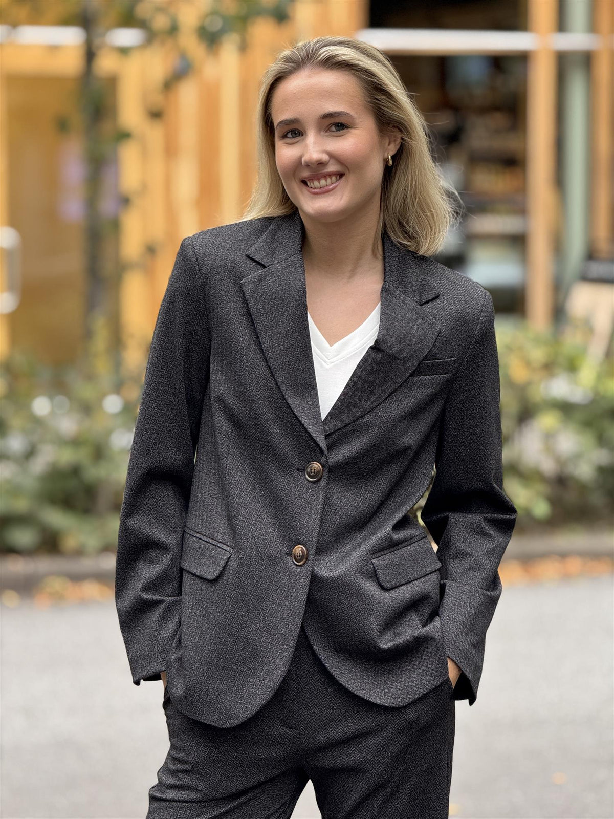 Evelina Blazer, Black mel.