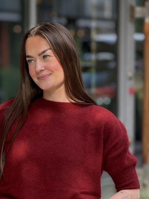 MOI Pullover, Barolo
