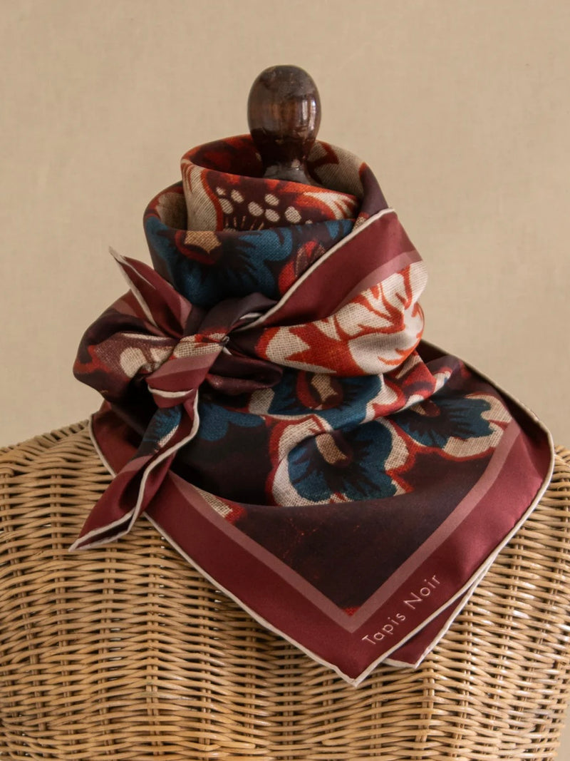 Classical dark Bloom Scarf