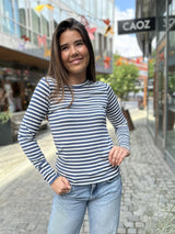 IKA 11,  Blue/ white
