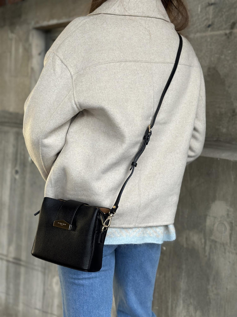 Cavalcade Small, Black