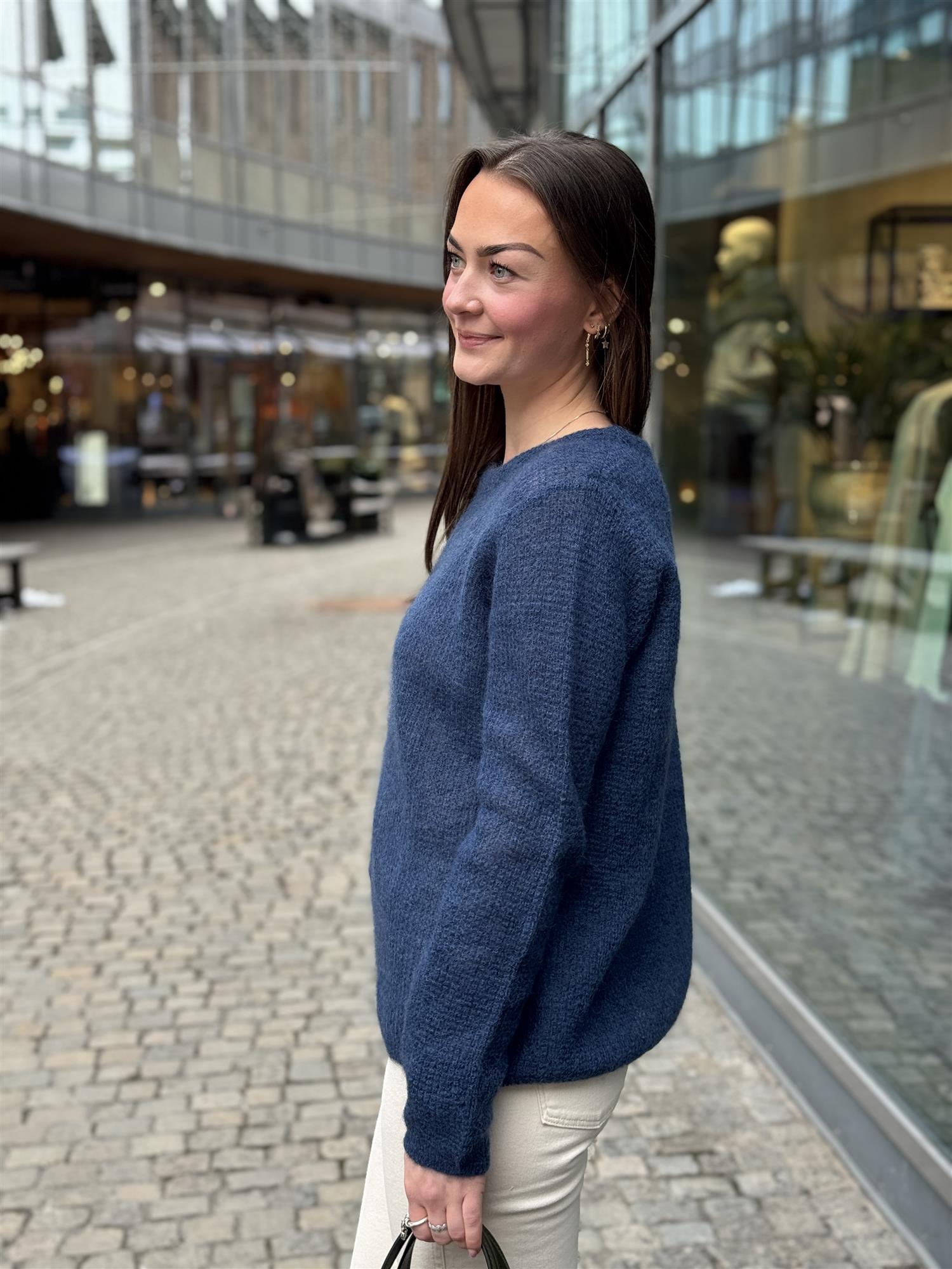New Maddy, Ocean Blue