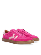 Fuxia Suede, Sport