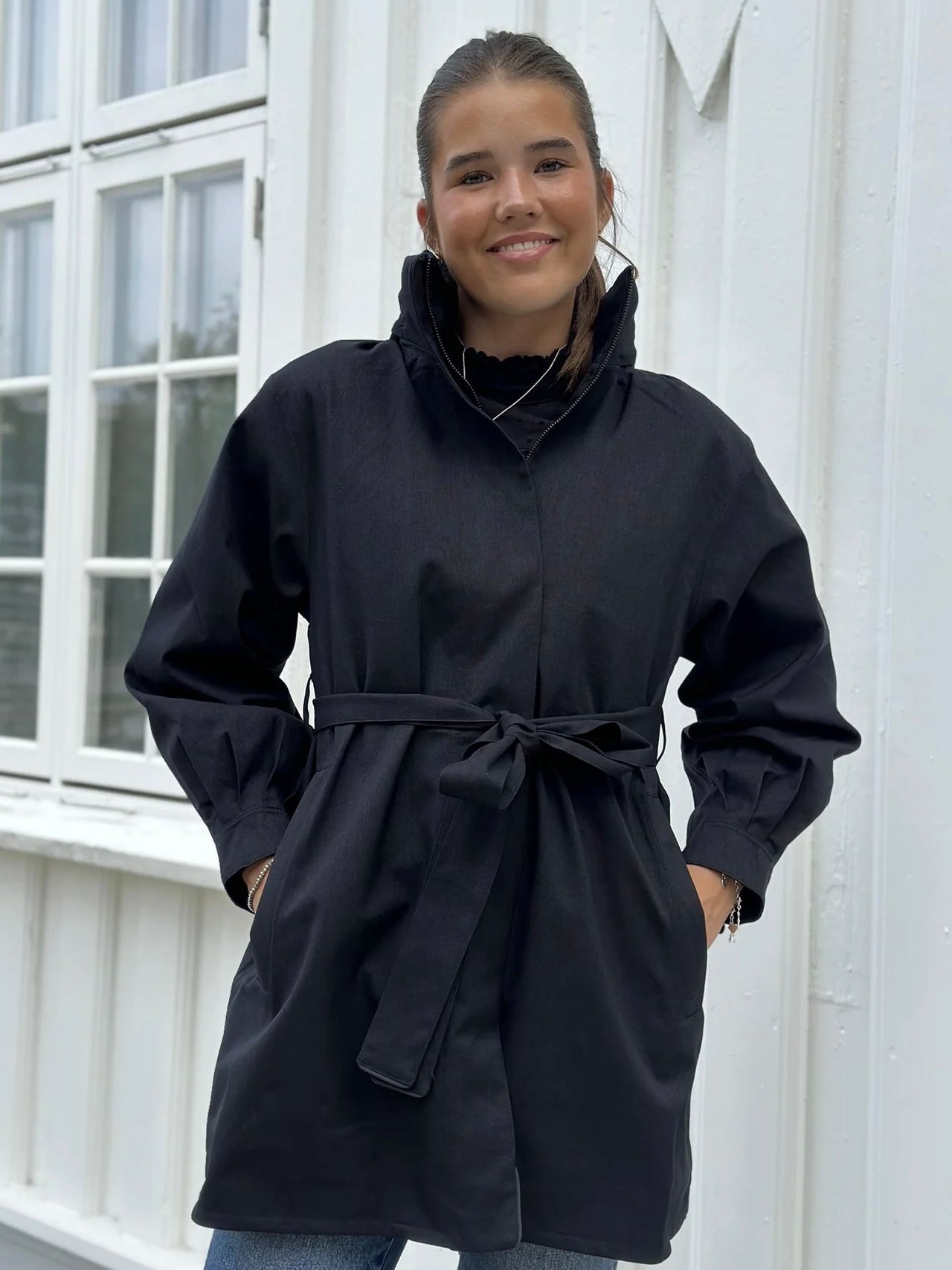 Rossby Coat, Black
