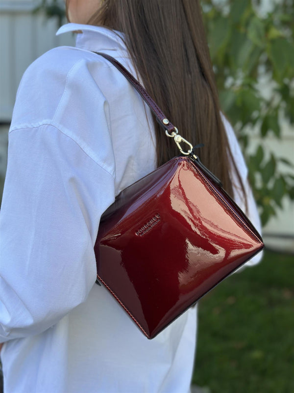 Cassetta clutch, Bordeaux