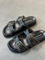 AS SUMMER, Black