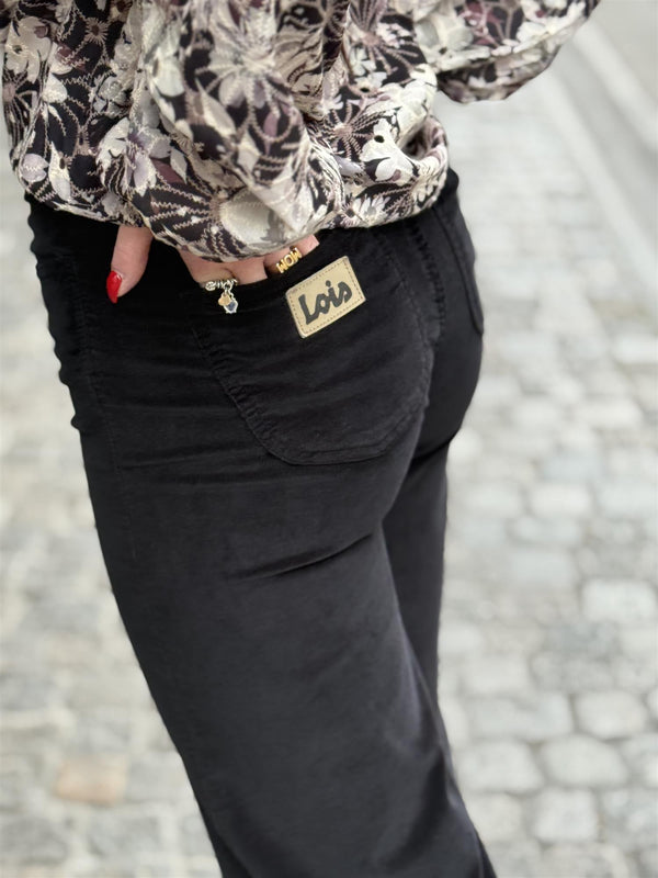 Palazzo Mistral, Black