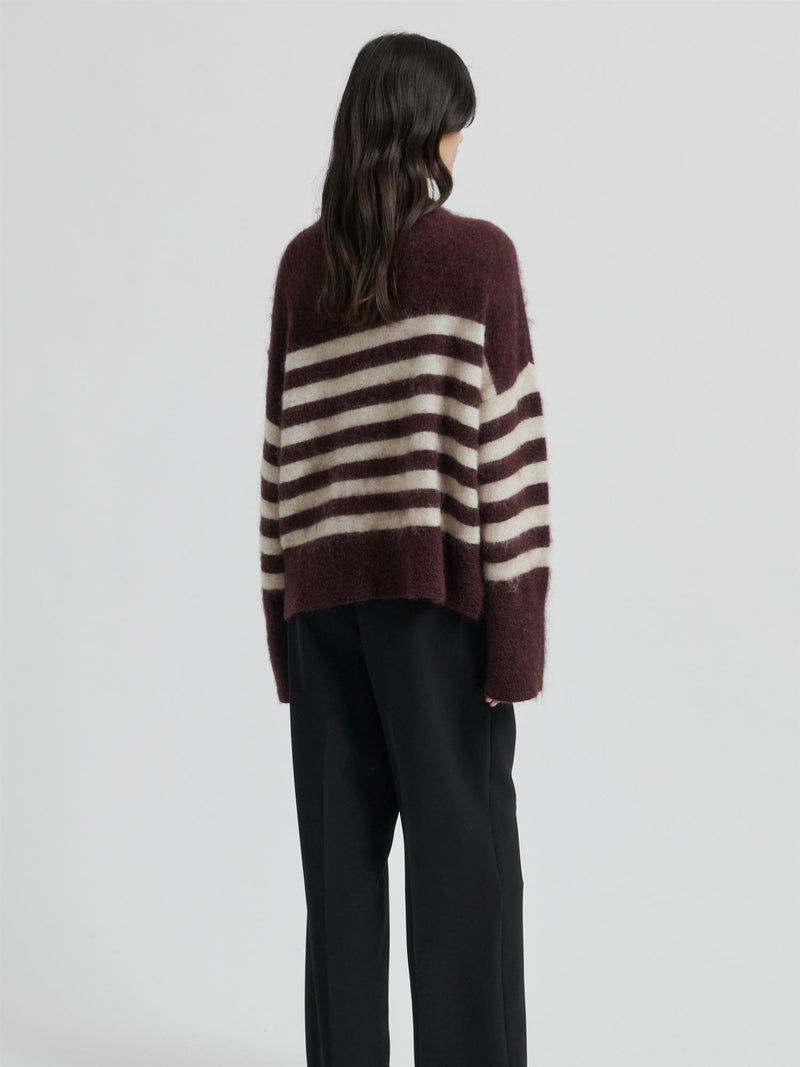 Ovalana Knit T-Neck