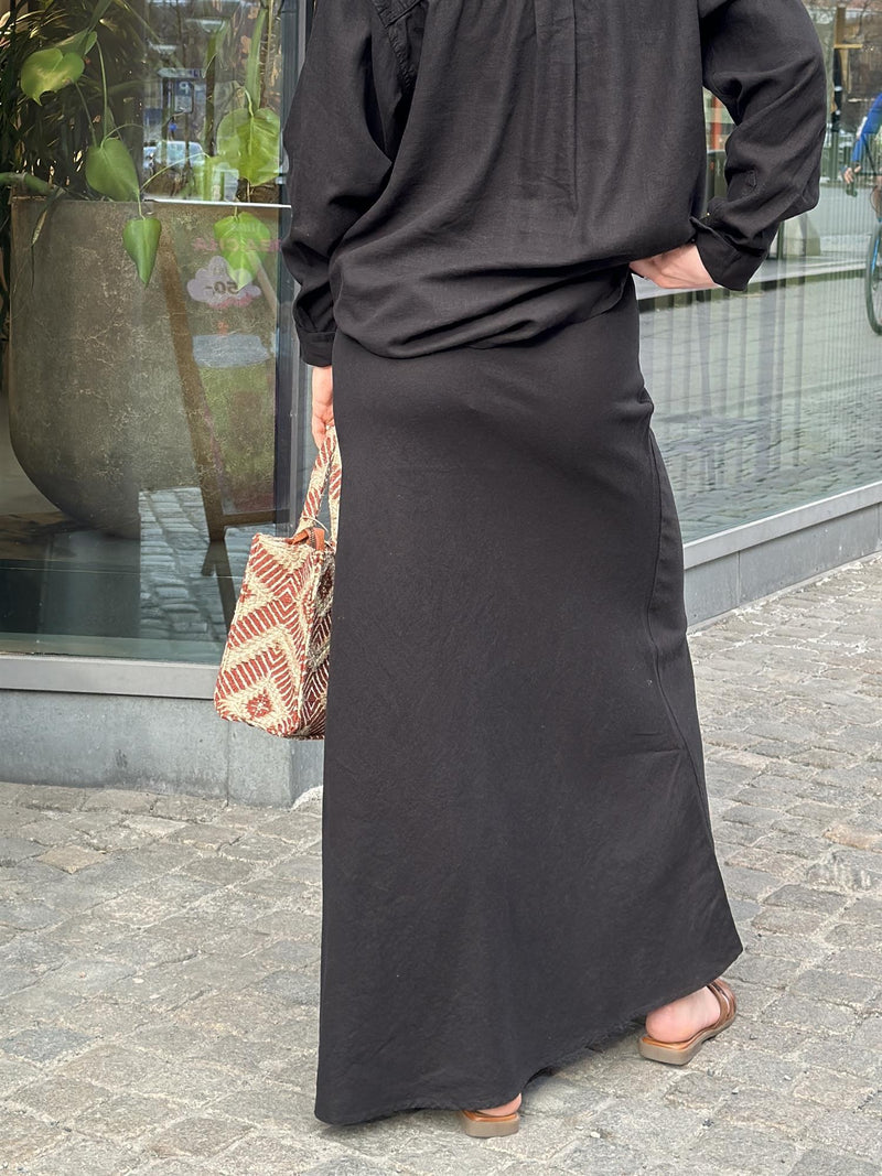 NAJA 43, Skirt