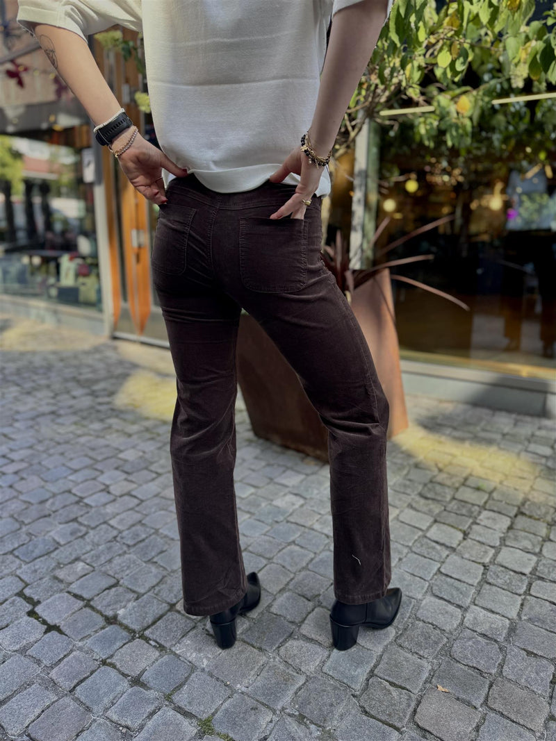 Jaya Jeans, Hot Fudge