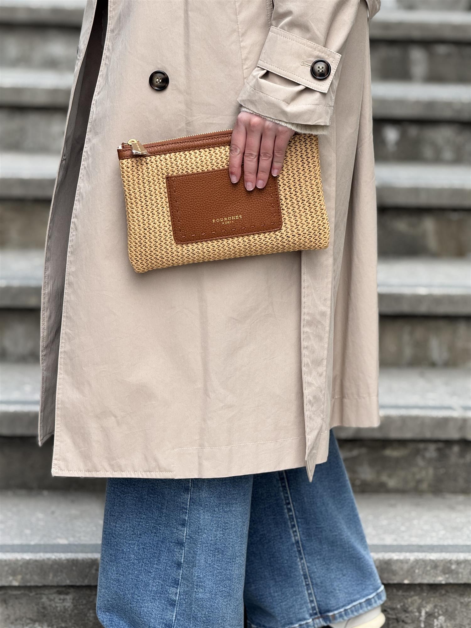 Cassis Straw Clutch