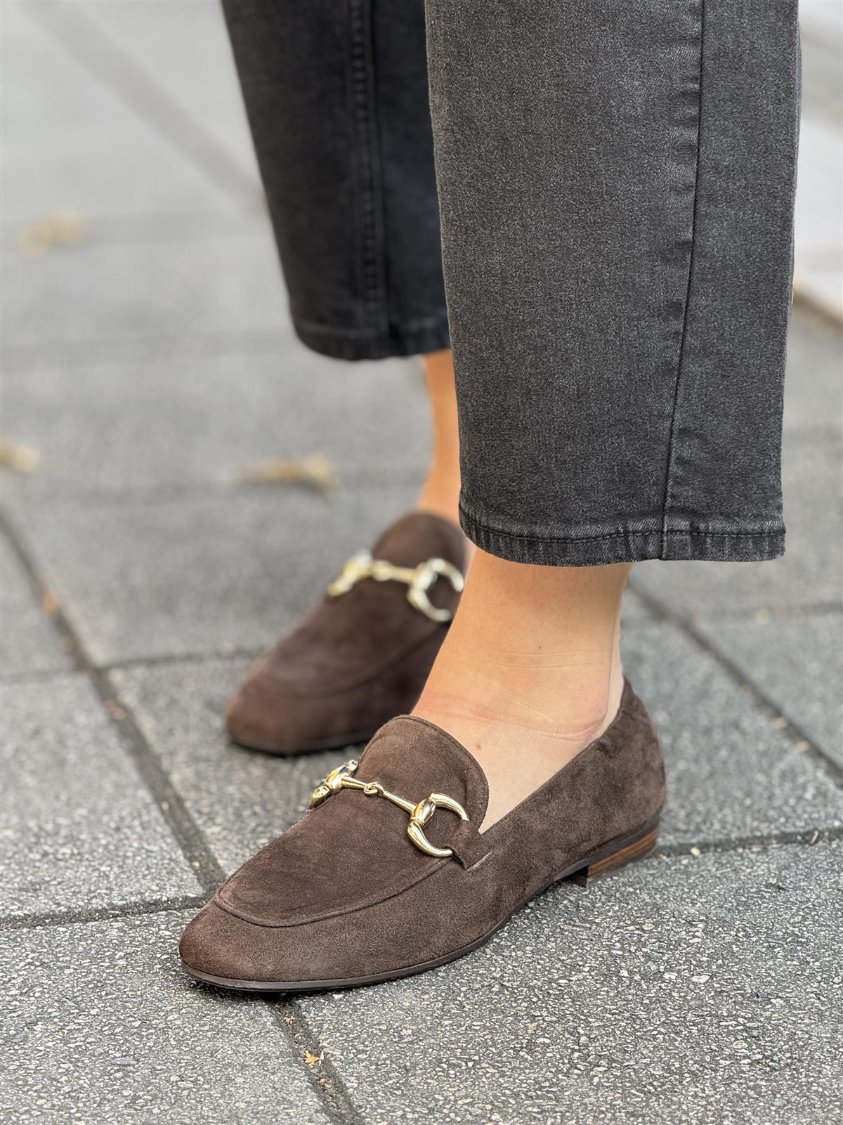 Chocolate brown suede 056