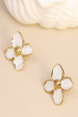 Earring, White flower