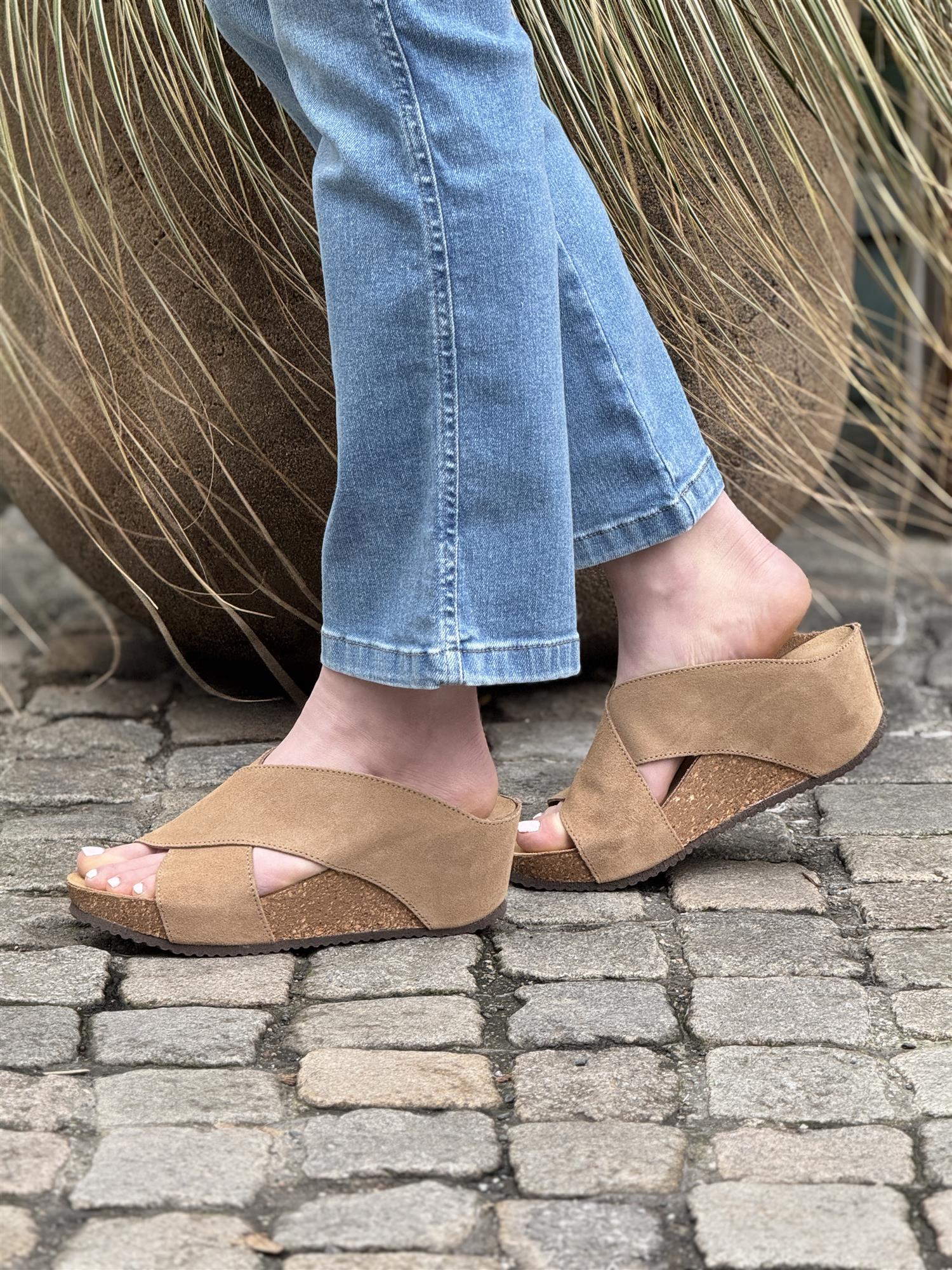 FRANCES 23 Suede, Beige