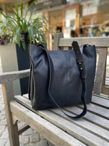 Amalie Messenger Bag XL, Black