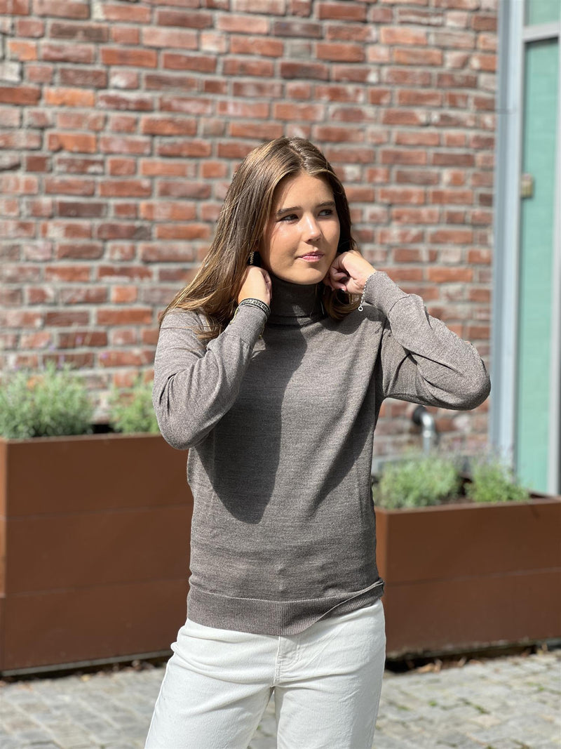 Pricilla Pullover, Lysebrun