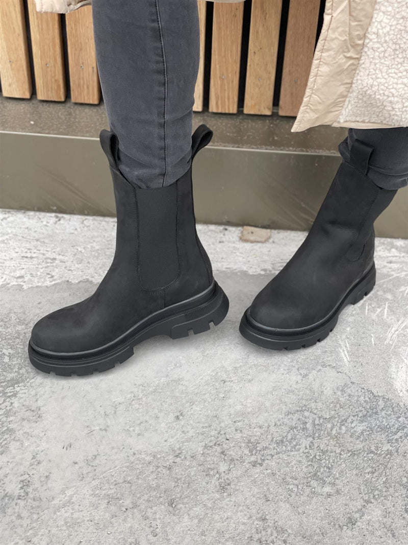 BRGN Chelsea Boots, New Black